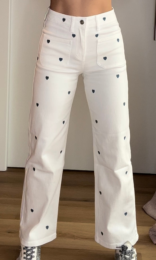 Pantalon blanco corazones