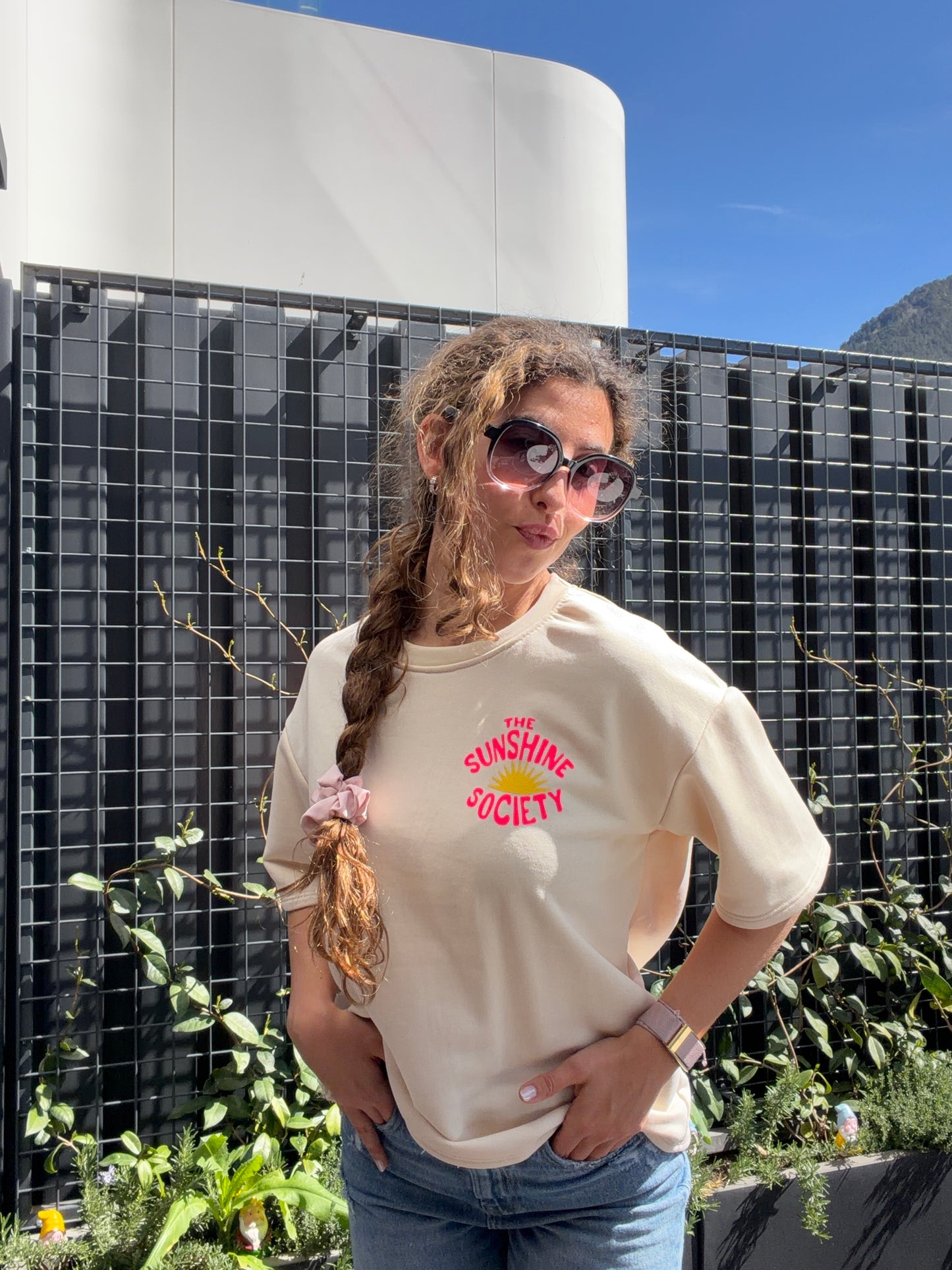 Camiseta Sunshine Society (amarillo)