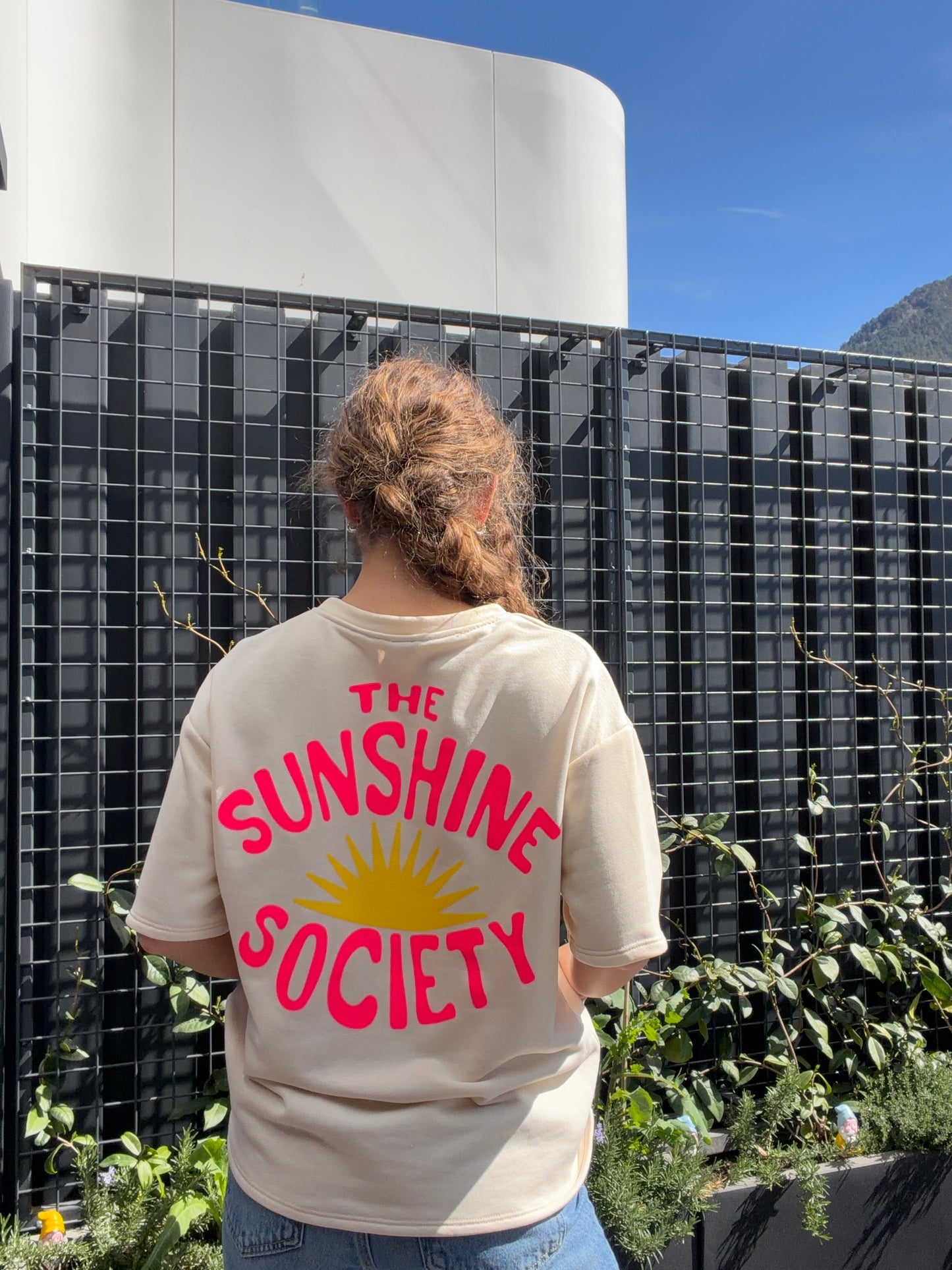 Camiseta Sunshine Society (amarillo)