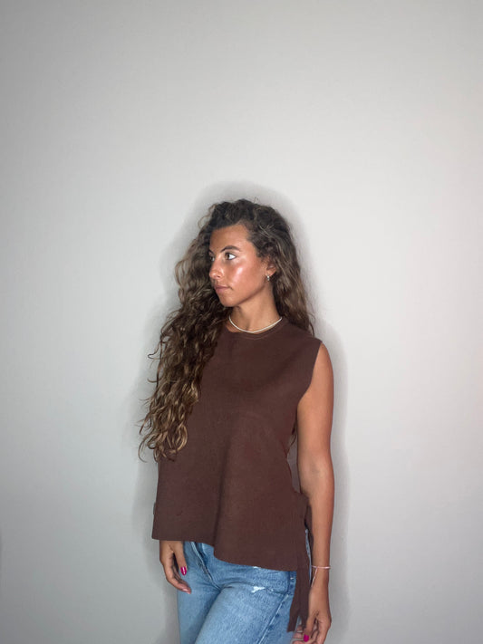 Basic Sleeveless Blouse (marron)