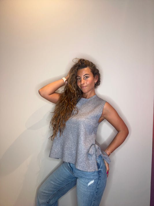 Basic Sleeveless Blouse (gris)