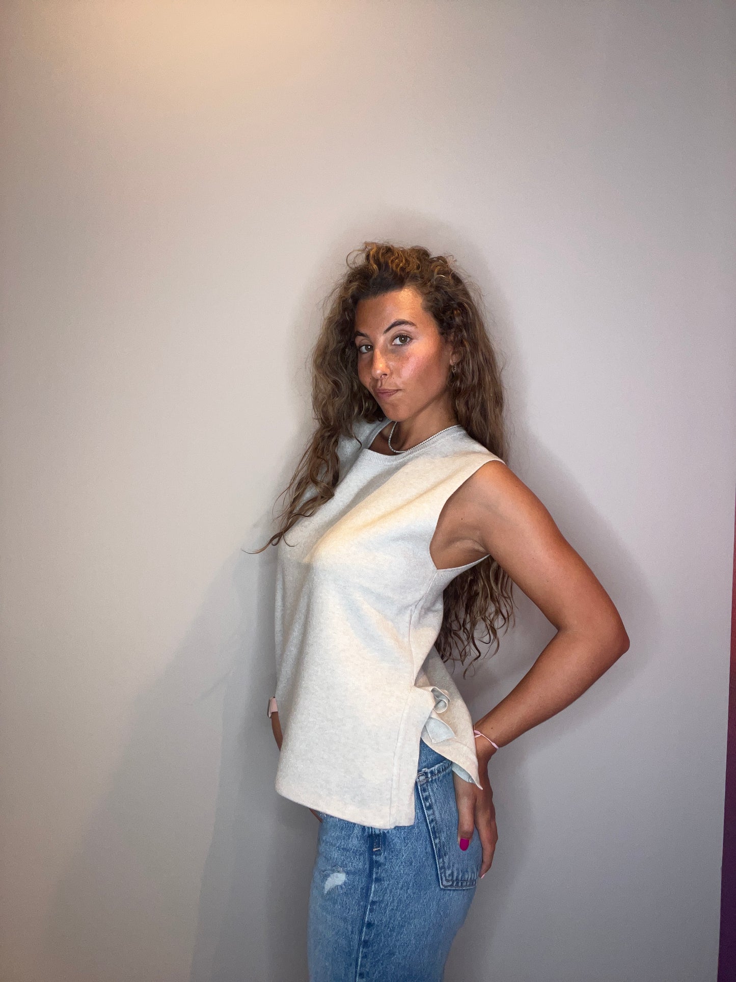 Basic Sleeveless Blouse (beige)