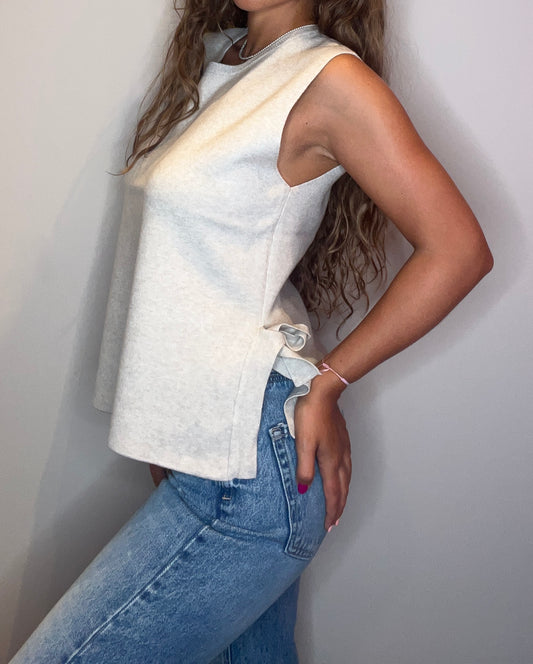 Basic Sleeveless Blouse (beige)